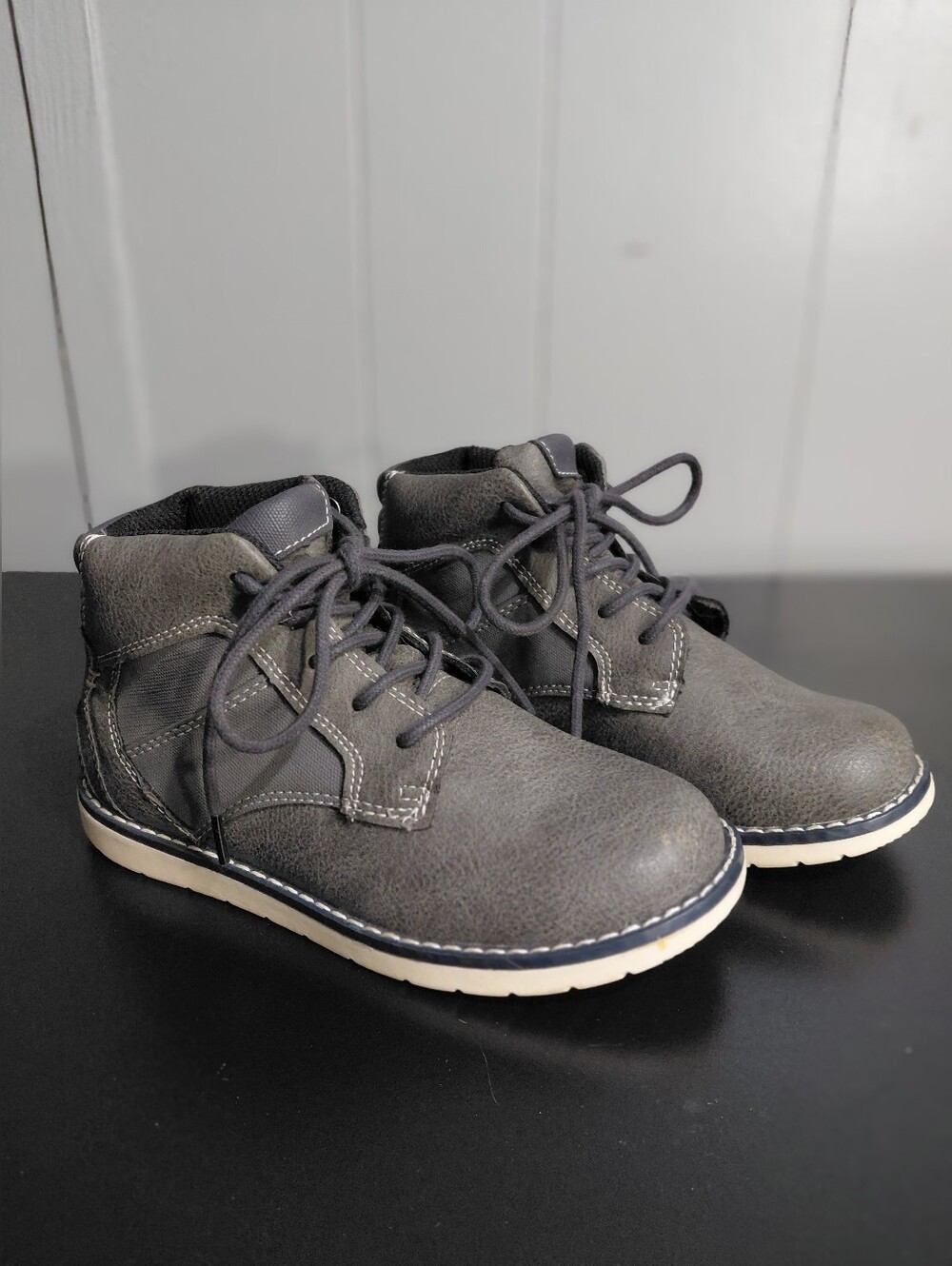 Boys Gray Lace-Up Casual Boots Sz 1 Kids